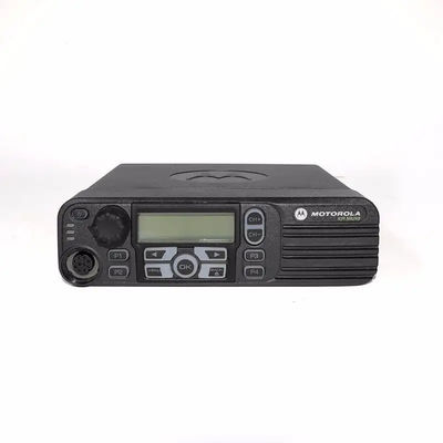 satın al Motorola DM4400 VHF/UHF Araç Radyo Alıcısı 5W 50km menzil çevrimiçi üretim