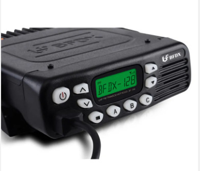 Yüksek Güç Çıktısı Ana İstasyon Mobil Walkie Talkie Otomatik Radyo BF-990 Uzun mesafe Araç Platformu